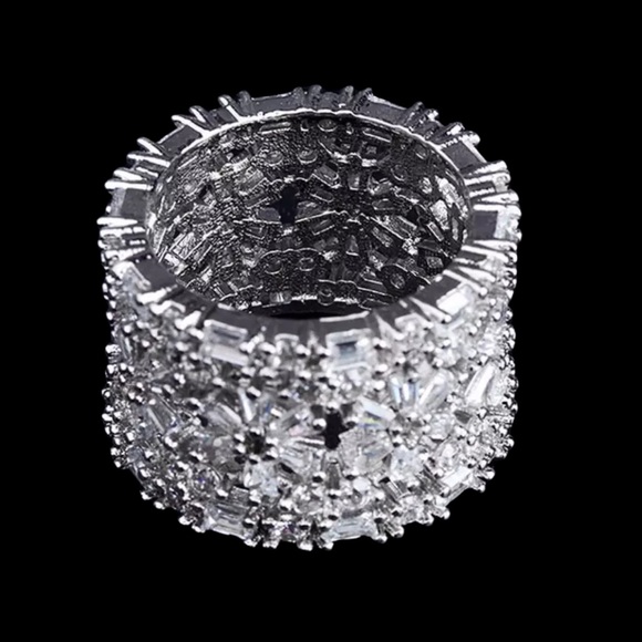 Swarovski Crystals The Hylmah Flower Ring - Picture 3 of 6